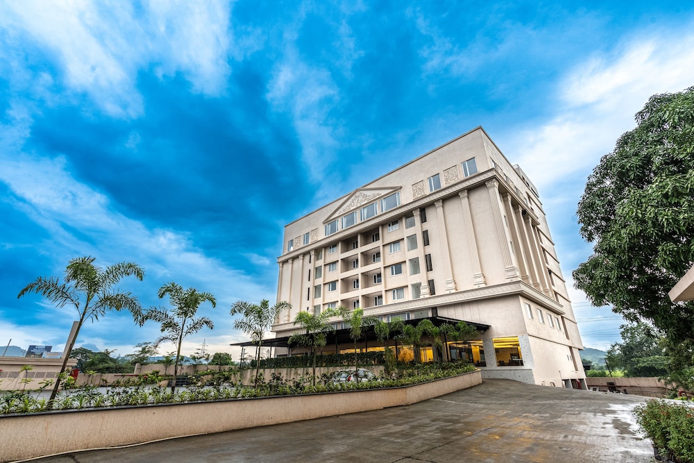 Mastiff Grand The Sia Palace Suites & Banquets, Khopoli in Khalapur