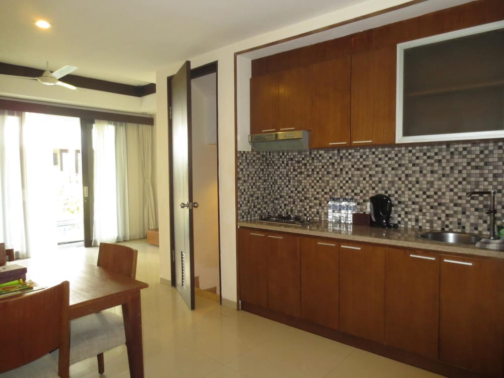 Seminyak Townhouse Bali 1/31