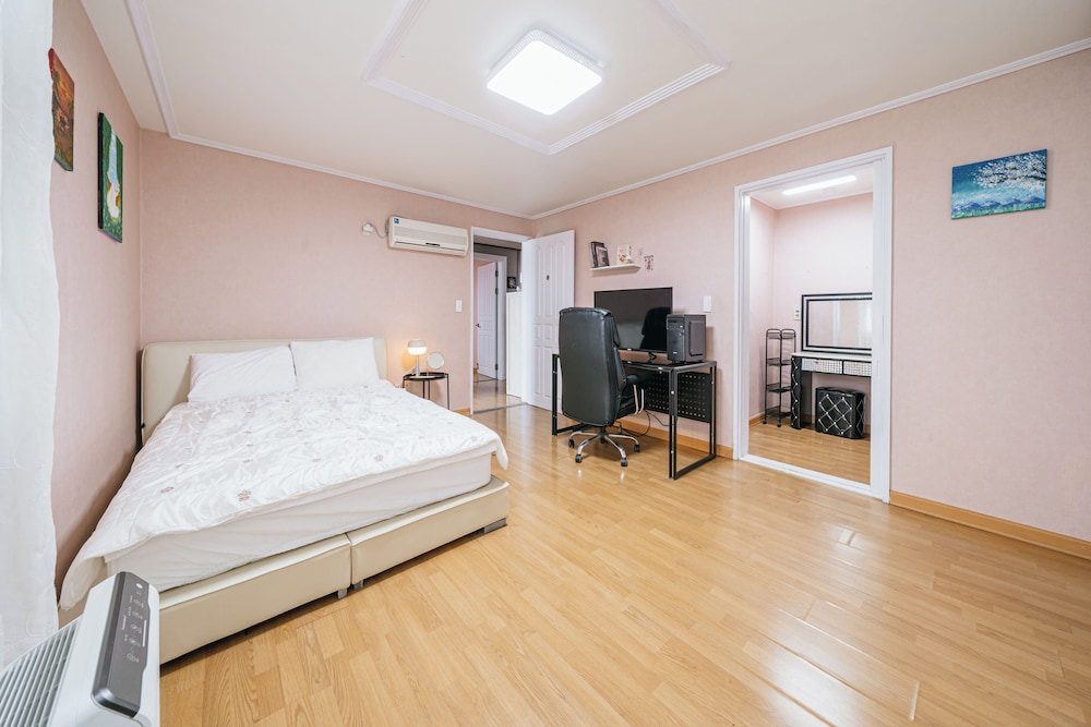 Gallery Hotel Be 17/50