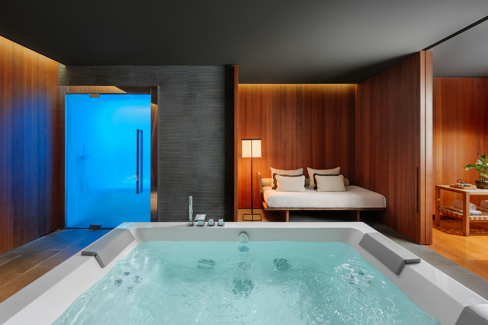 Mandarin Oriental Milan 28/81