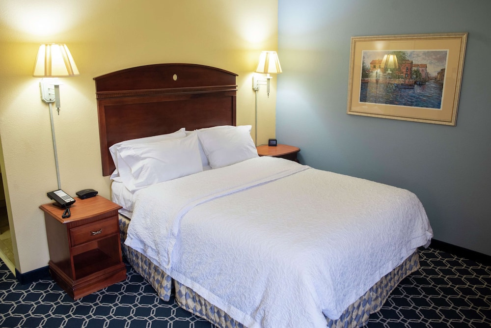 Hampton Inn Lebanon, KY 16/50