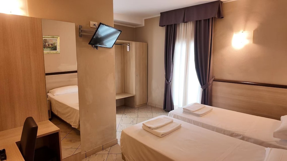 BRIANZA HOTEL 22/68