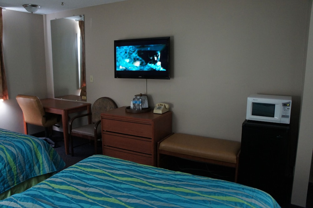 Coratel Inn and Suites Maple Grove 24/50
