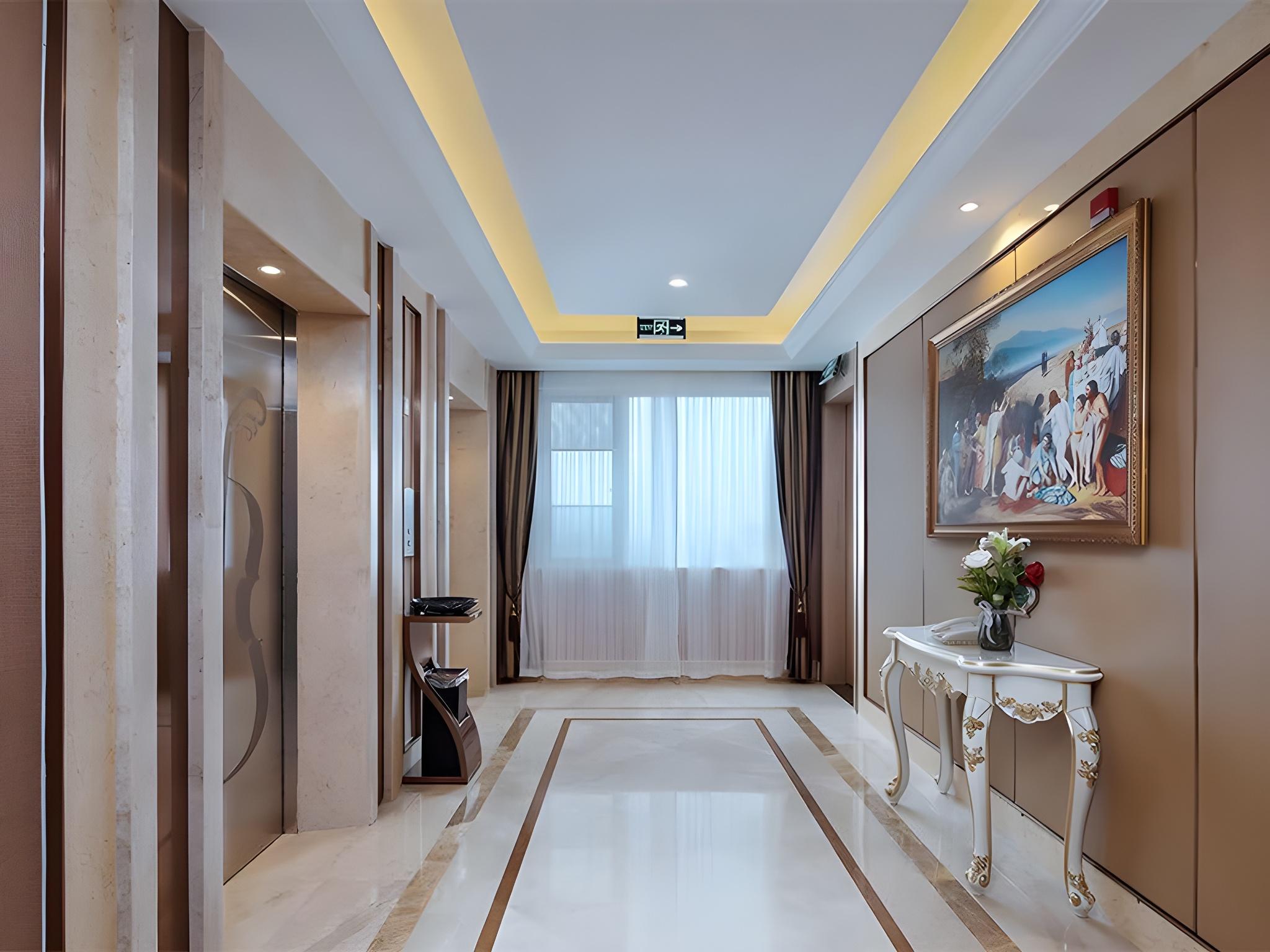 Vienna International Hotel (Haimen Pedestrian Street) 24/40