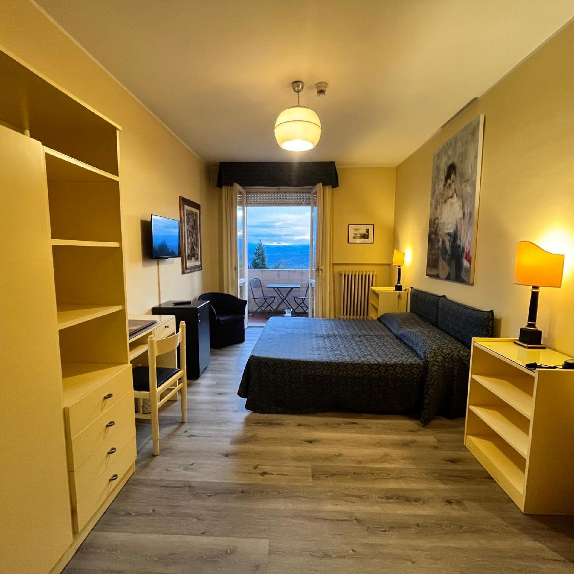 Deluxe, Double Bed