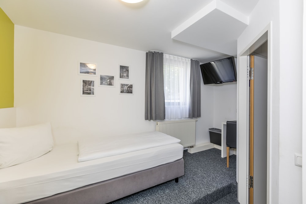 Mk Hotel Eschborn 22/50