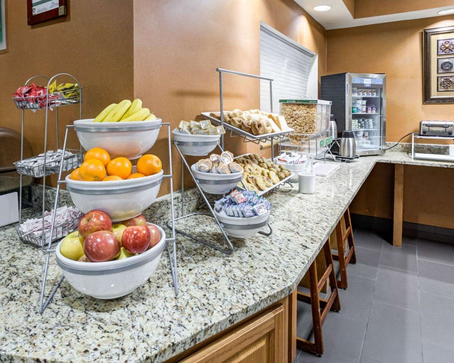 Comfort Suites Kansas City-Liberty 2/4