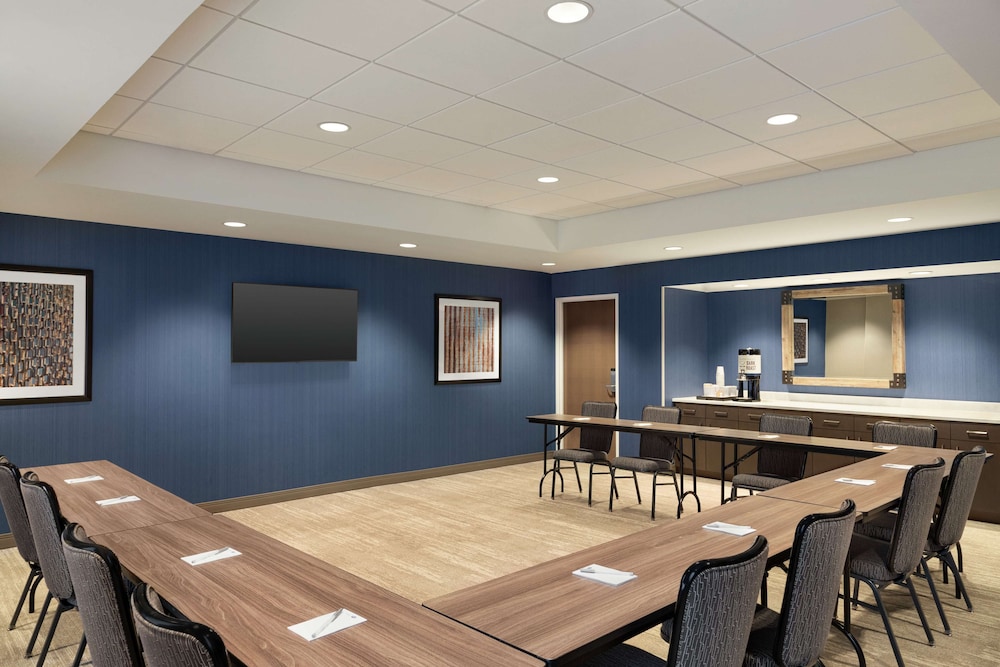 Hampton Inn Suites Overland Park South Ks 40/44