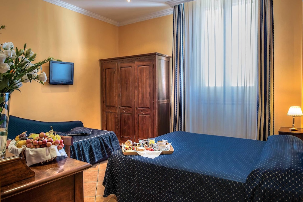 Hotel Caracciolo 43/62