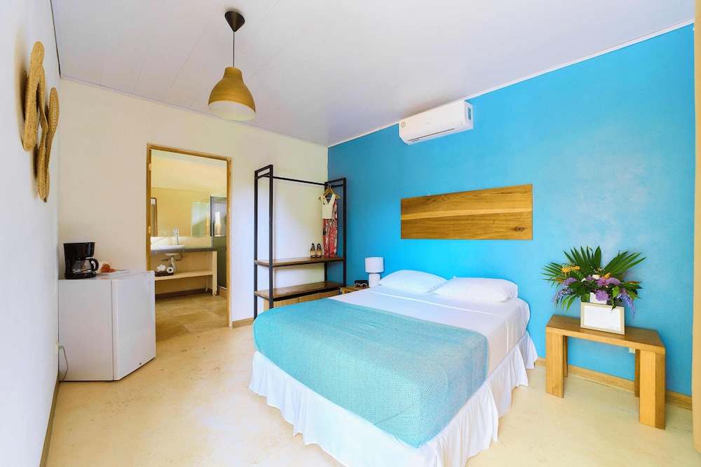 Guest Room, Double Bed, Main House