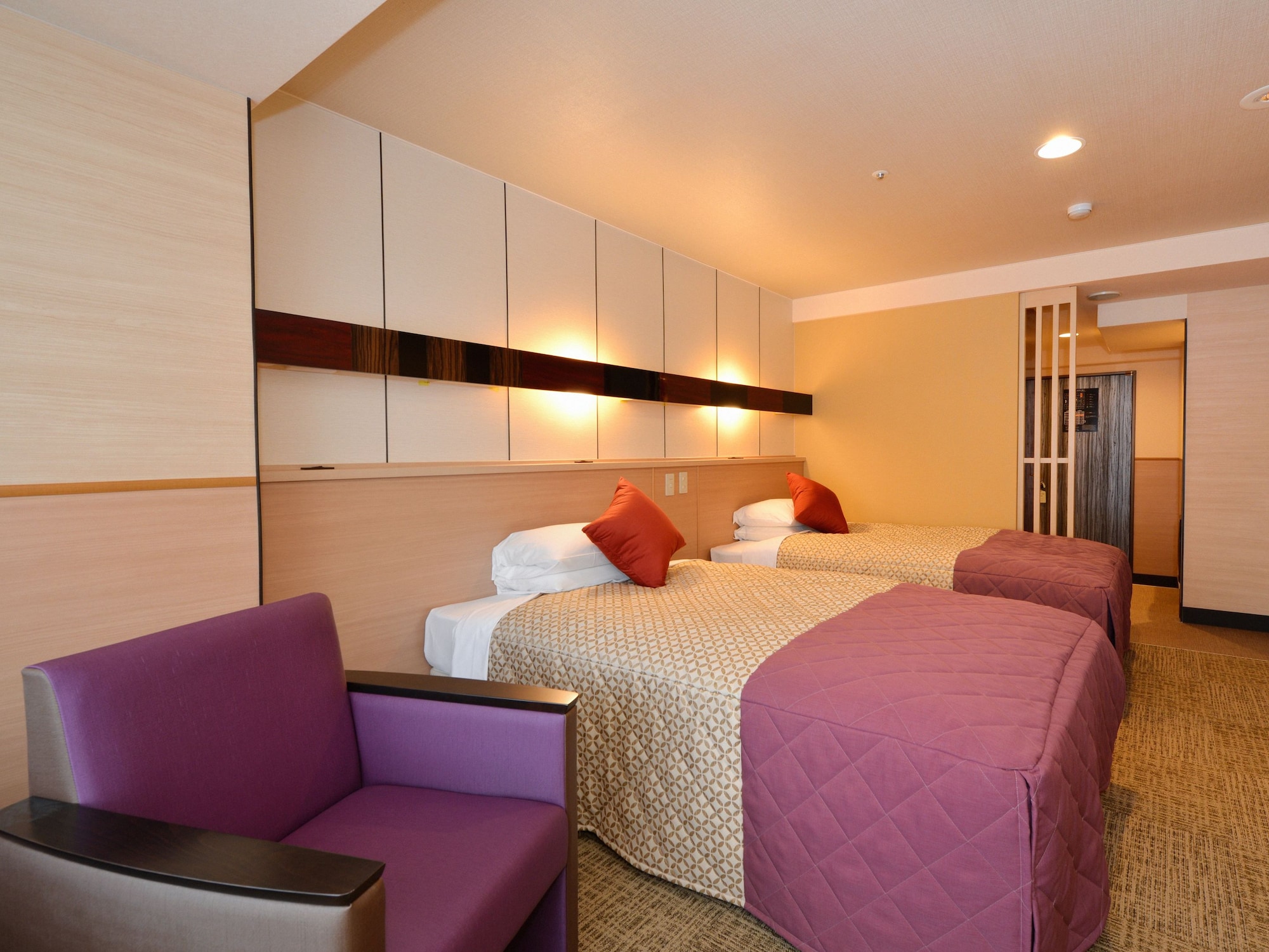 ROOM, TWIN BEDS, SMOKING