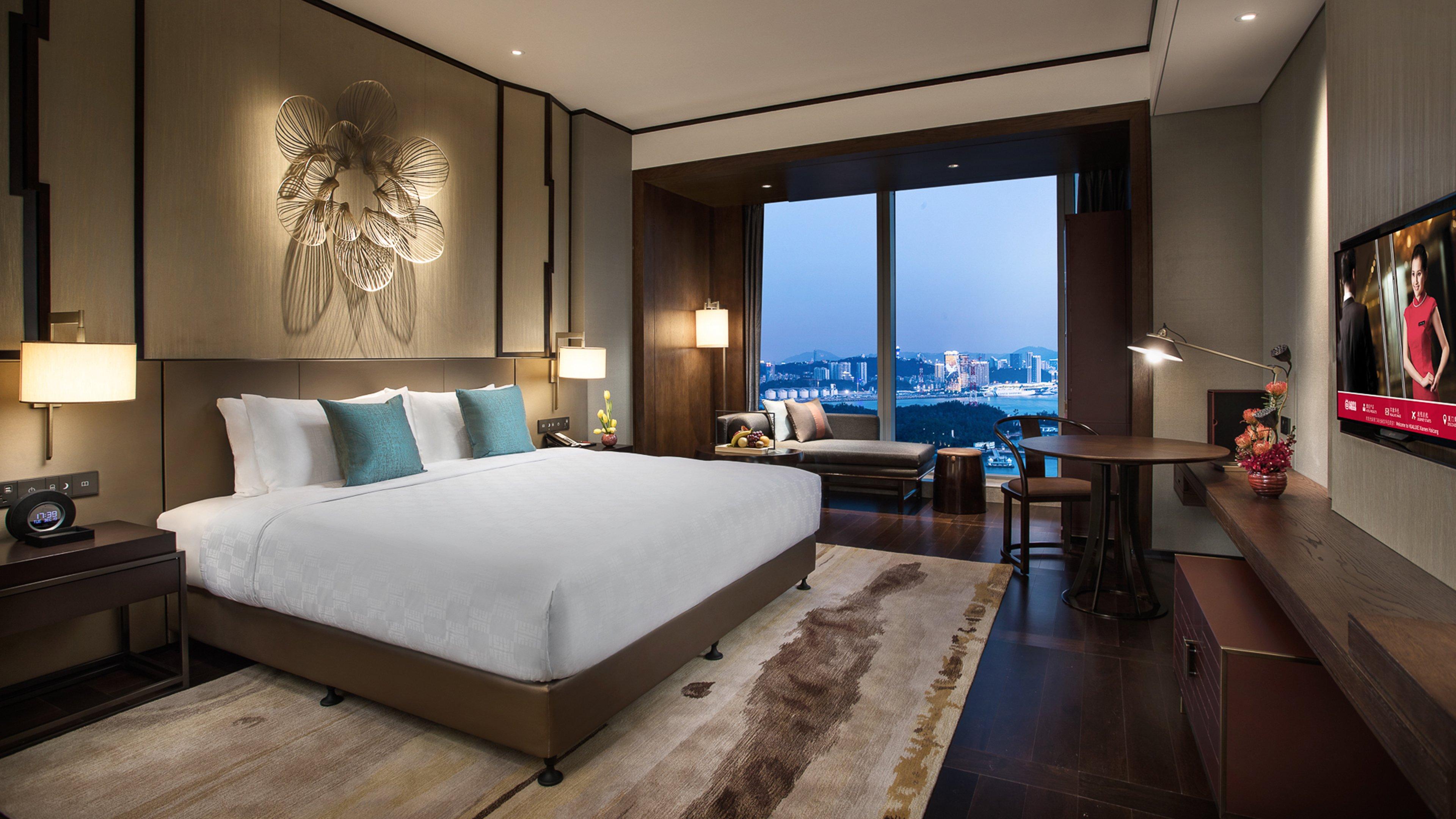 King Bed, Bay View 4/7