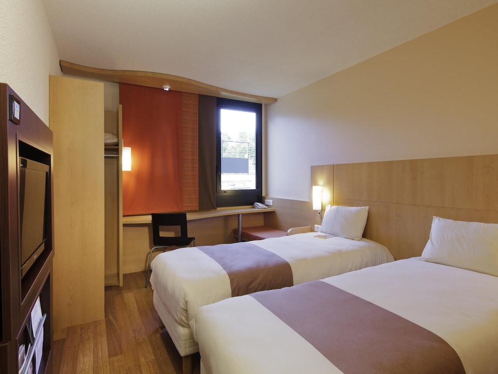 Ibis Guingamp - Coeur De Bretagne 21/63