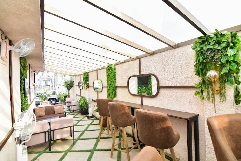 Pearl Gate Hotel 33/50