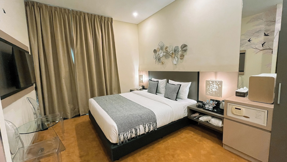 Paradise, Suite, King Bed
