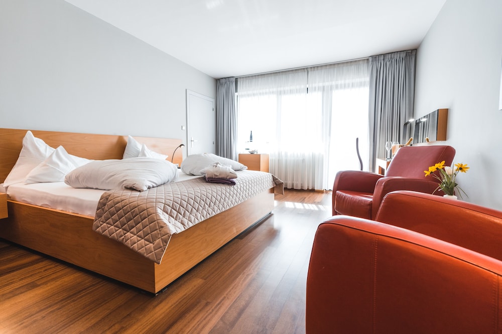Hotel Marlena 11/60