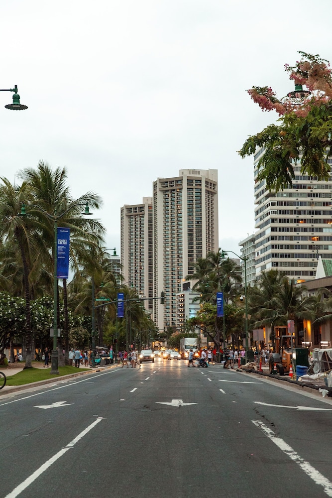 Vive Hotel Waikiki 66/77
