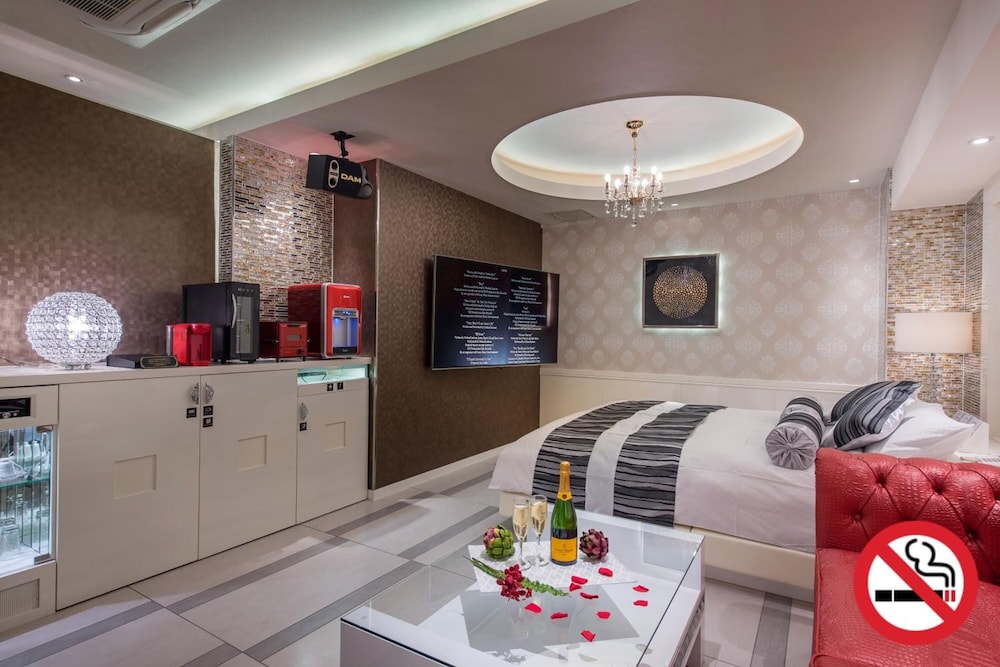 Hotel Dior 7 8/67