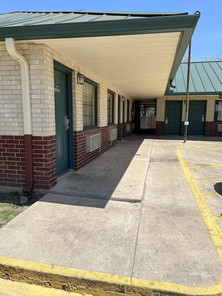 Country Inn Motel 36/45