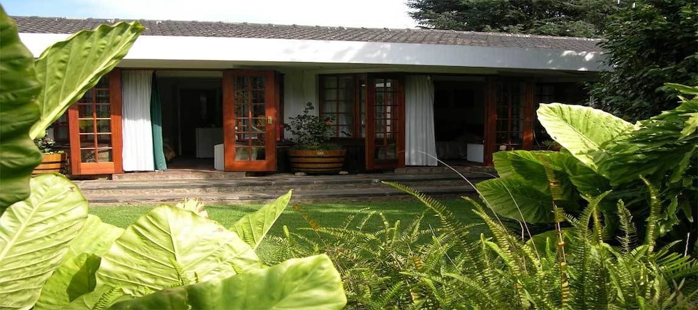 Cosy Den B&B Luxury Guest House Style 1/11