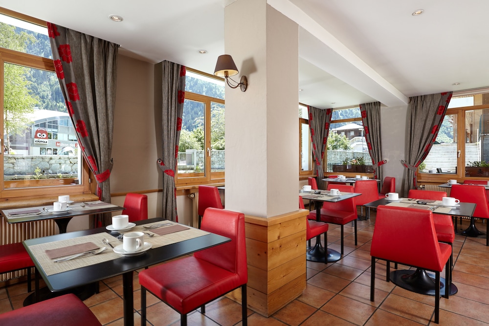 Hotel de L Apos Arve 65/76