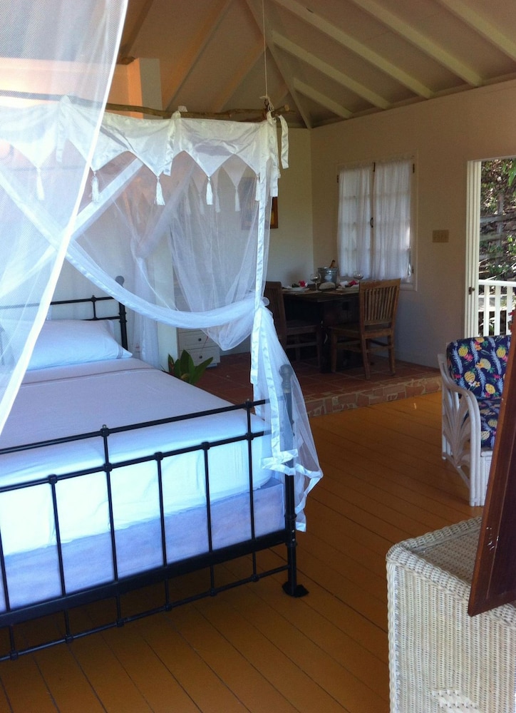 Galley Bay Cottages 14/50