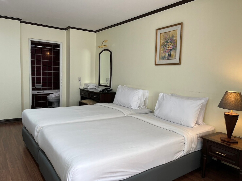 Yellow Ribbon Hills Boutique Suites 16/67