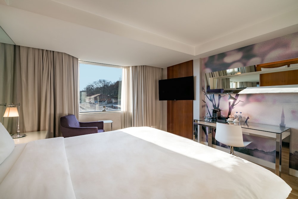 Radisson Blu Bosphorus Hotel 24/80