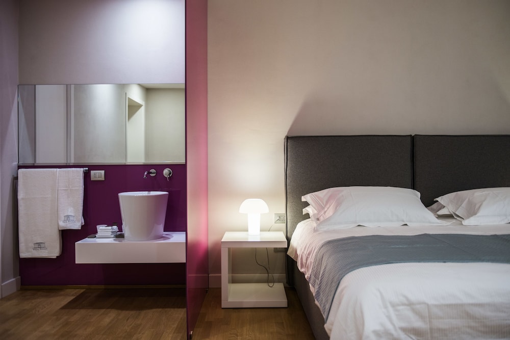 SUPERIOR, DOUBLE OR TWIN BED, SEA VIEW