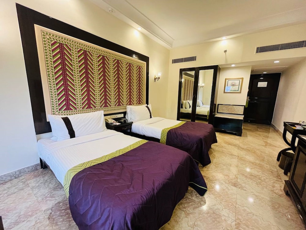 Lalit Laxmi Vilas Palace 16/50