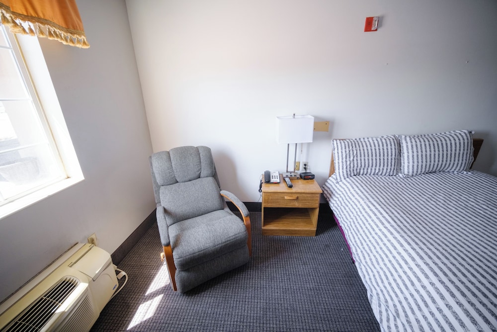 Westwood Inn & Suites Kimball I 90 21/50