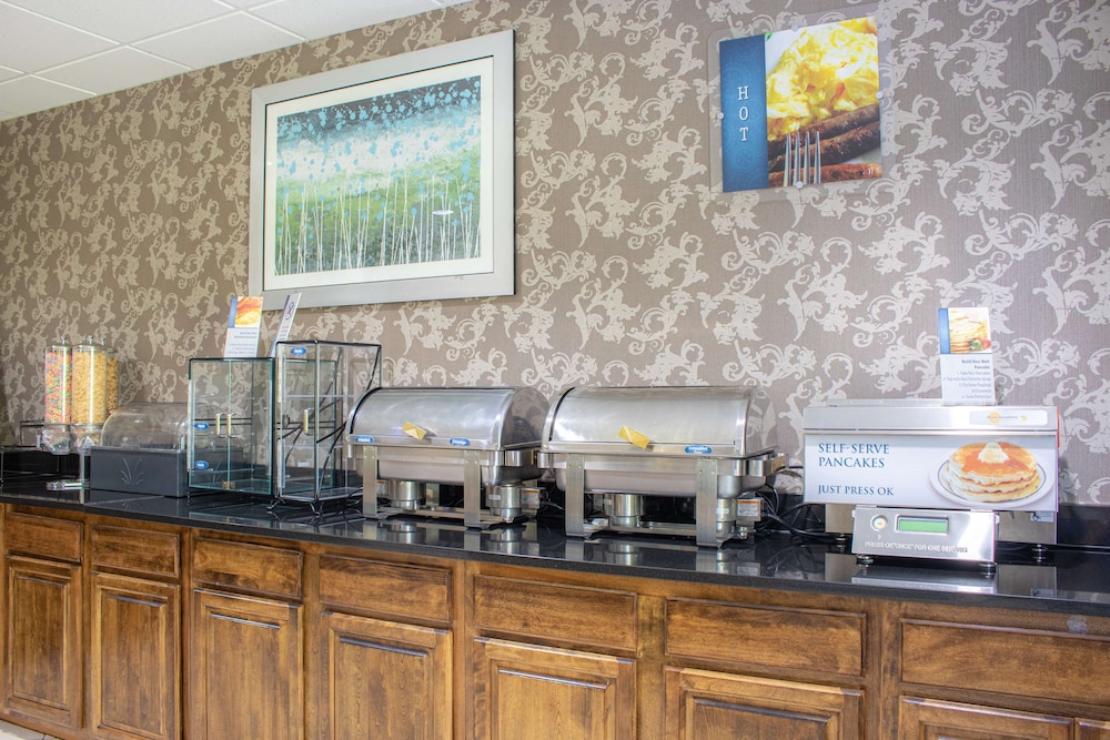 Best Western Plus Richmond Hill Inn 42/53