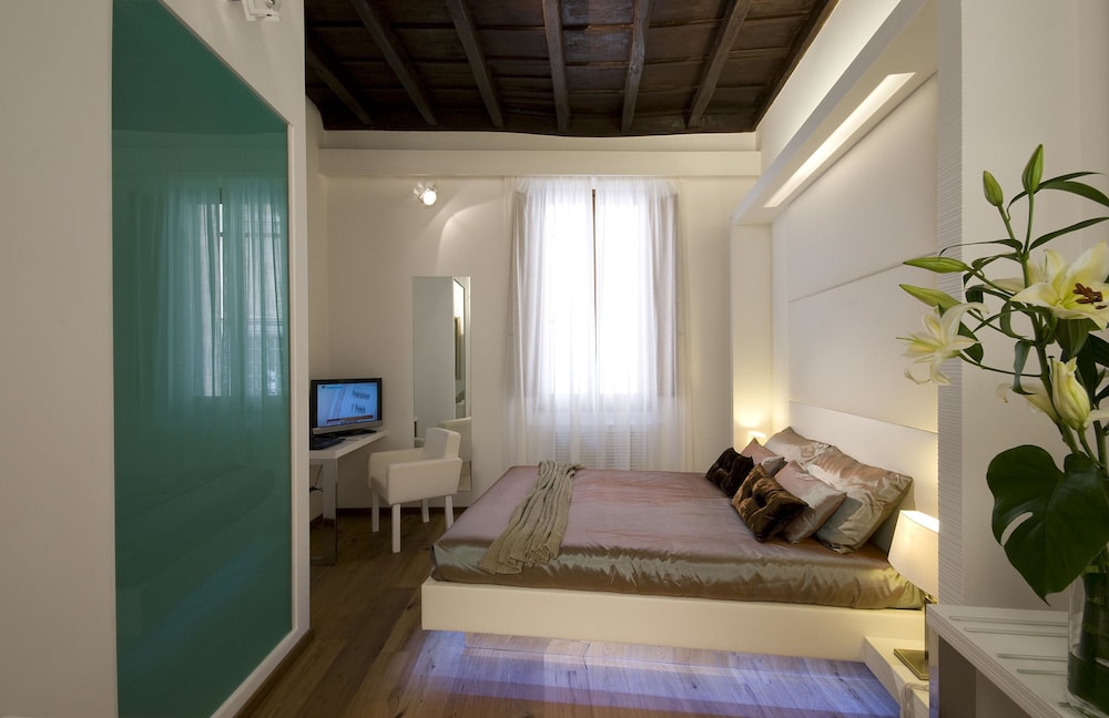 GIGLI D'ORO SUITE 14/33