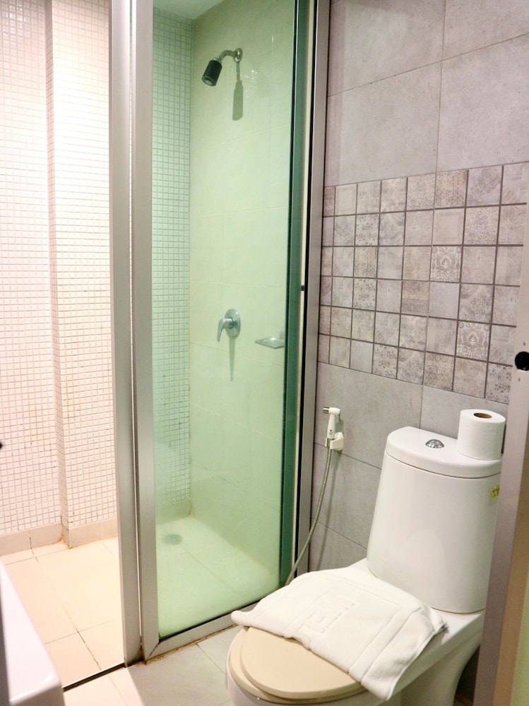 Swana Bangkok Hotel 70/72