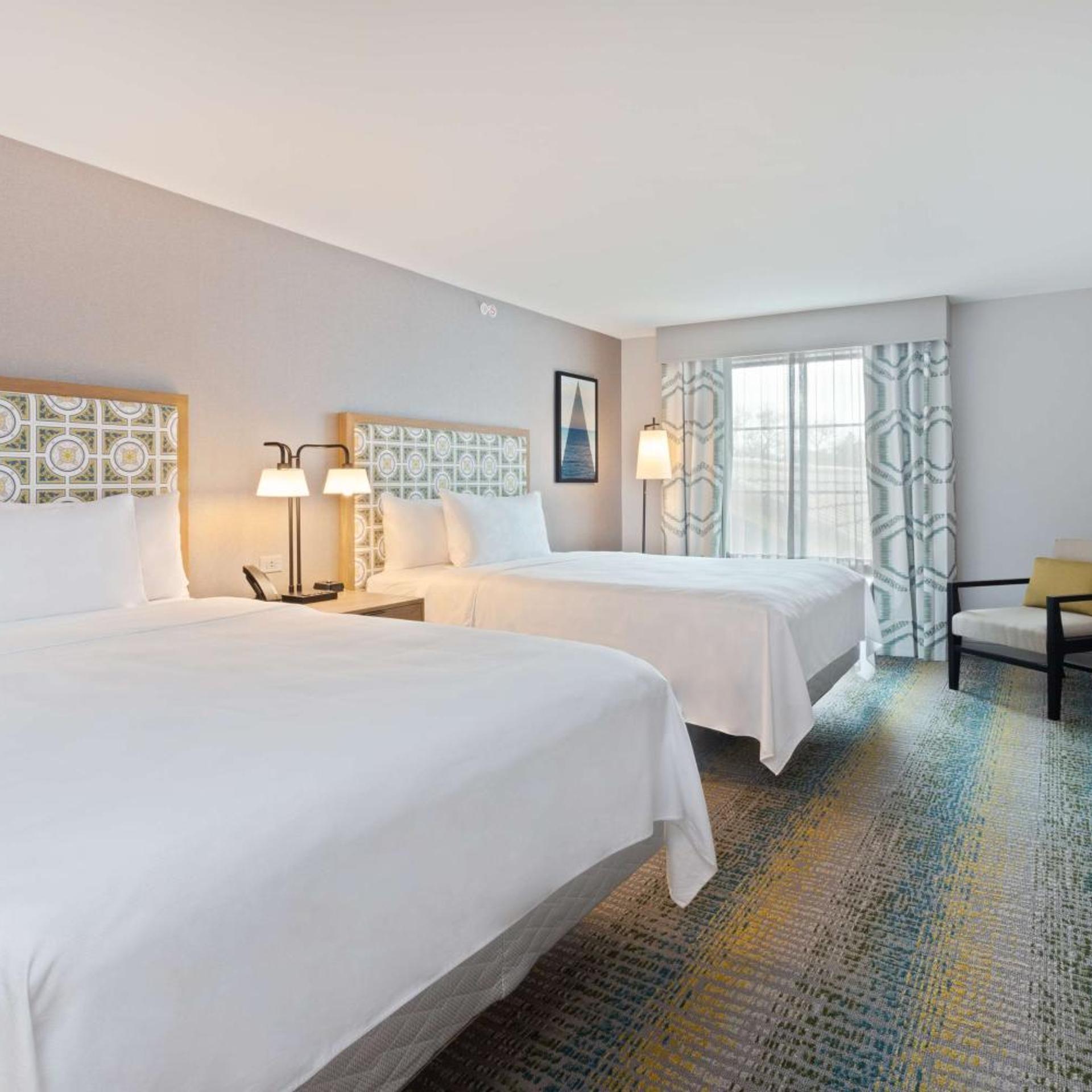Suite, 2 Queen Beds, Sofa, Accessible