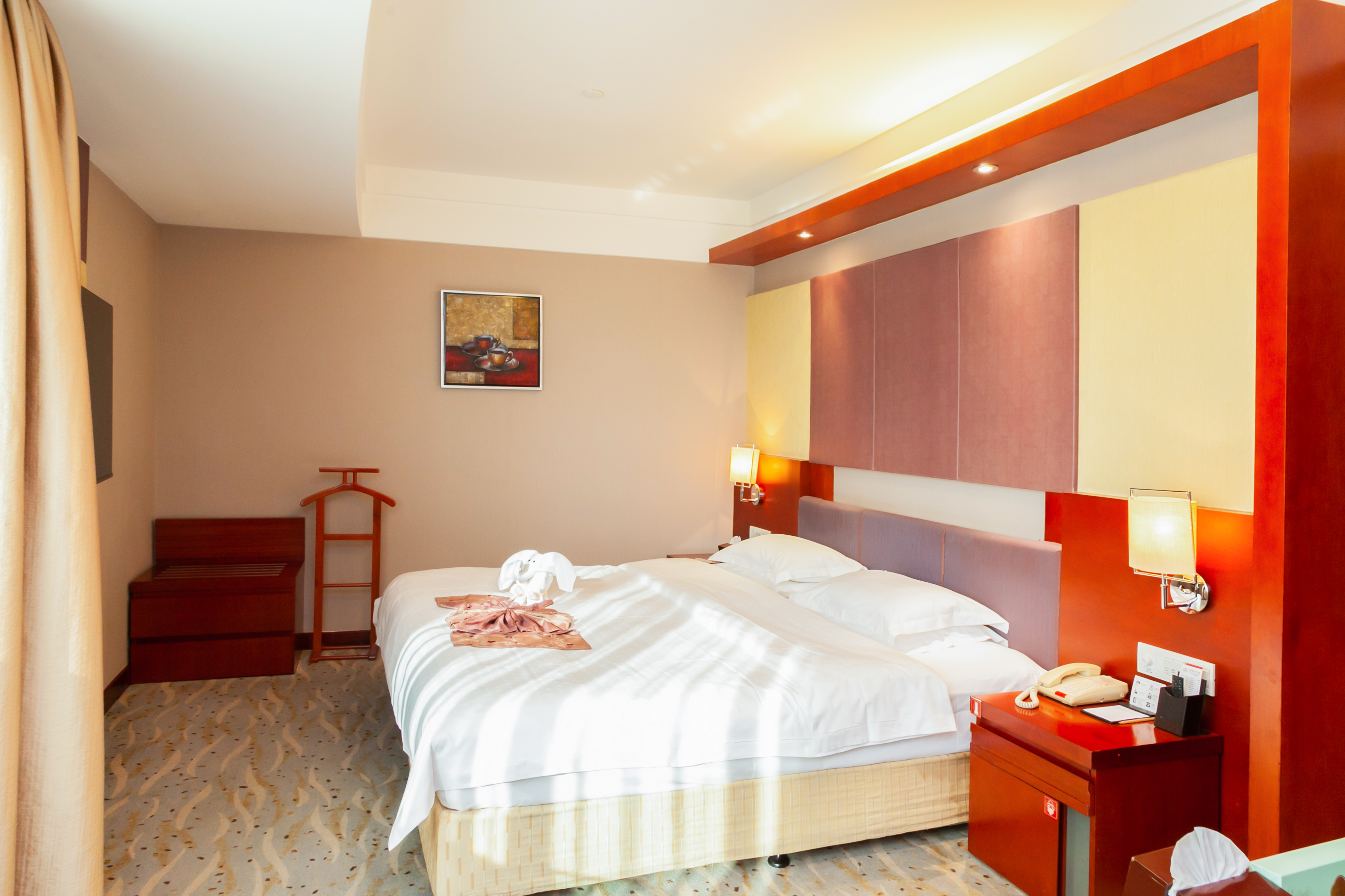 Elegant, Deluxe, King Bed