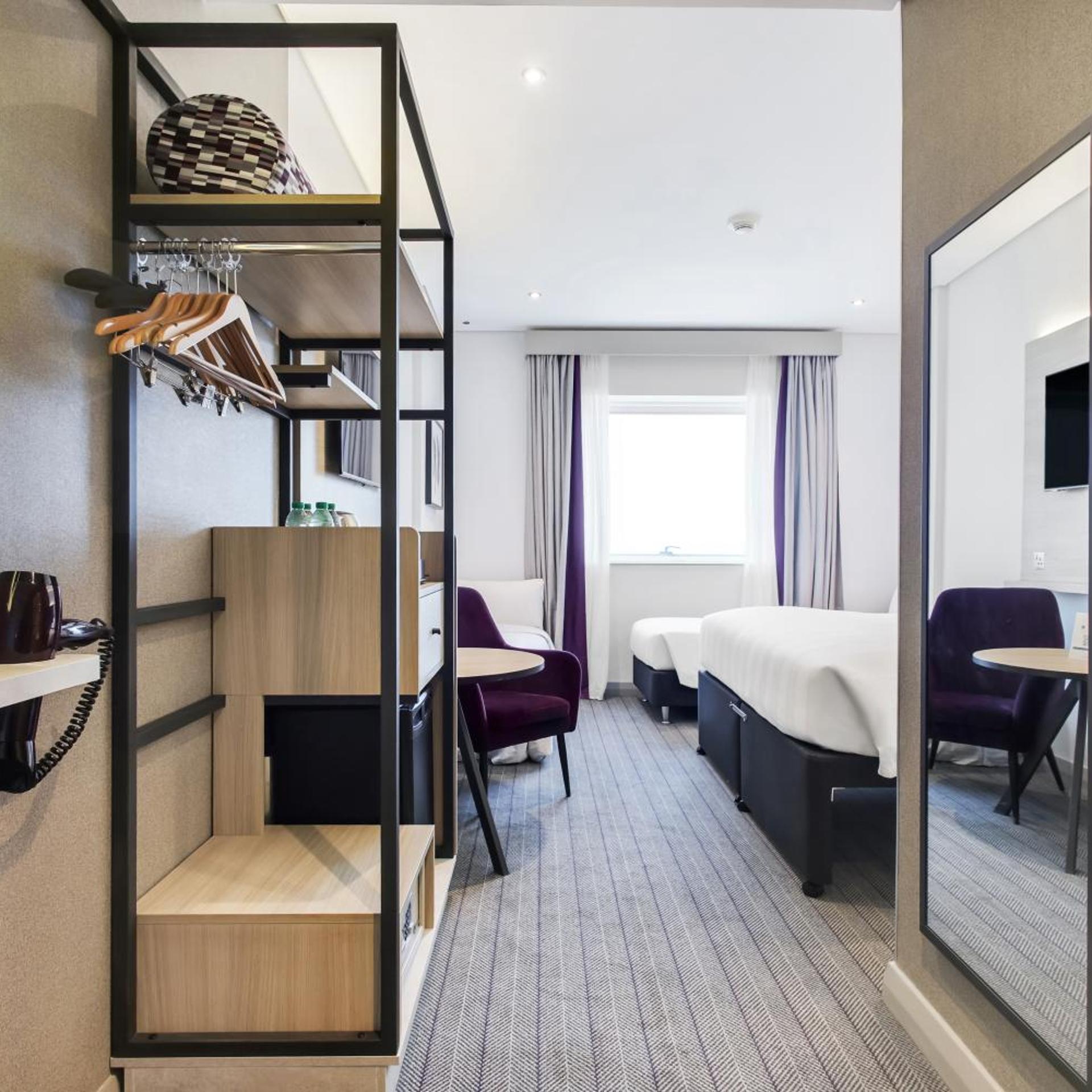 New Style, Family, King Bed، Premier Inn Abu Dhabi Capital Centre 9/10