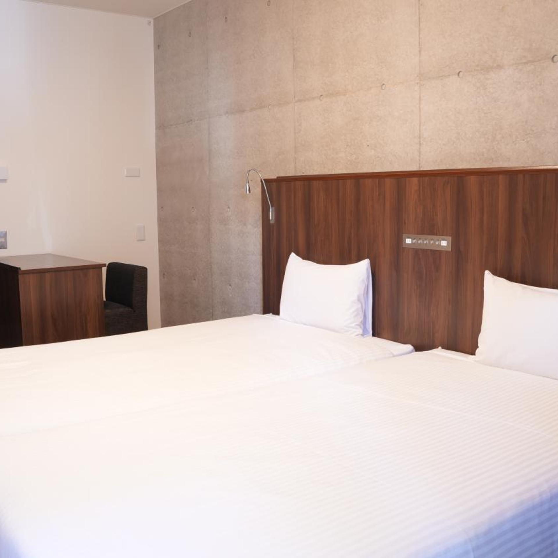 Adjoining, Condo, Twin Beds, Kitchen, Lounge Access، The Breakfast Hotel Porto Ishigaki 4/10