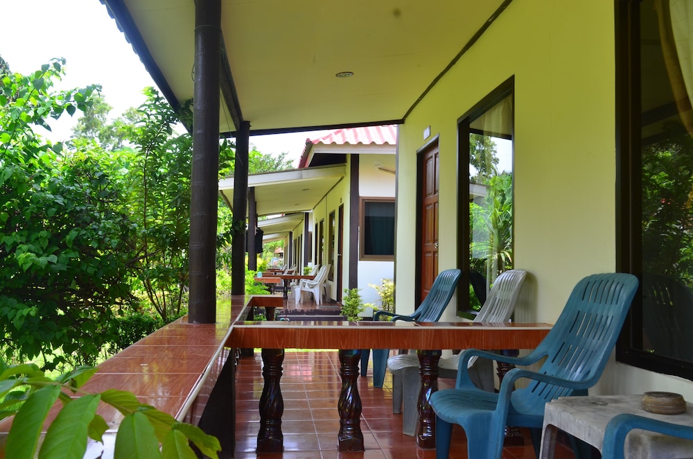 Lanta Nice Beach Resort 48/69