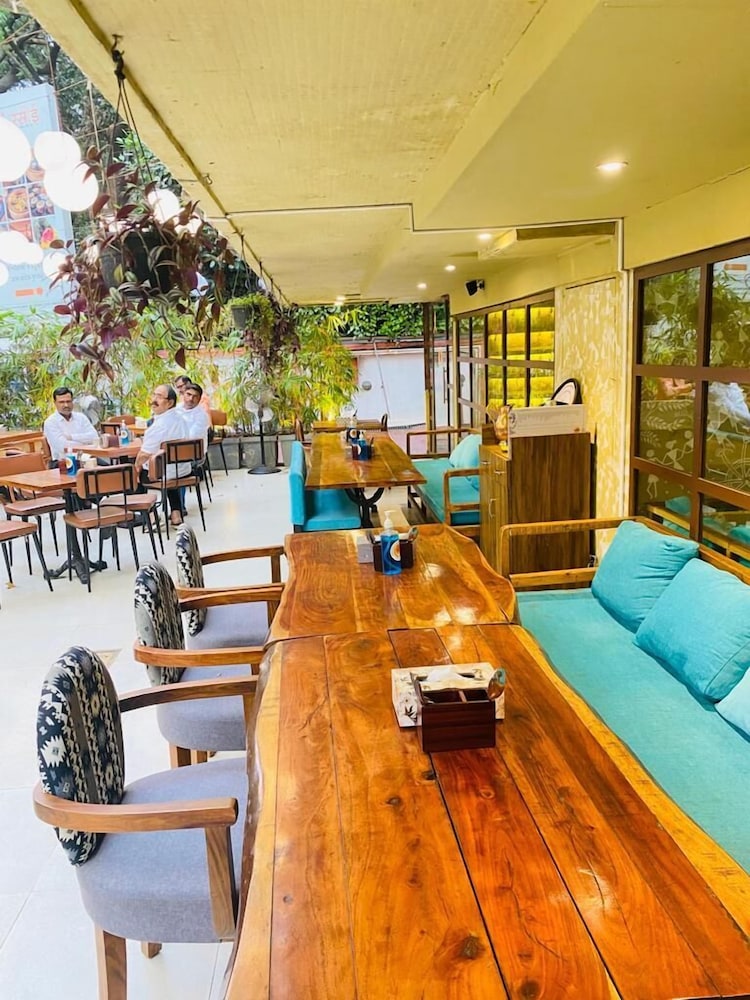 Ramee Guestline Dadar 49/71