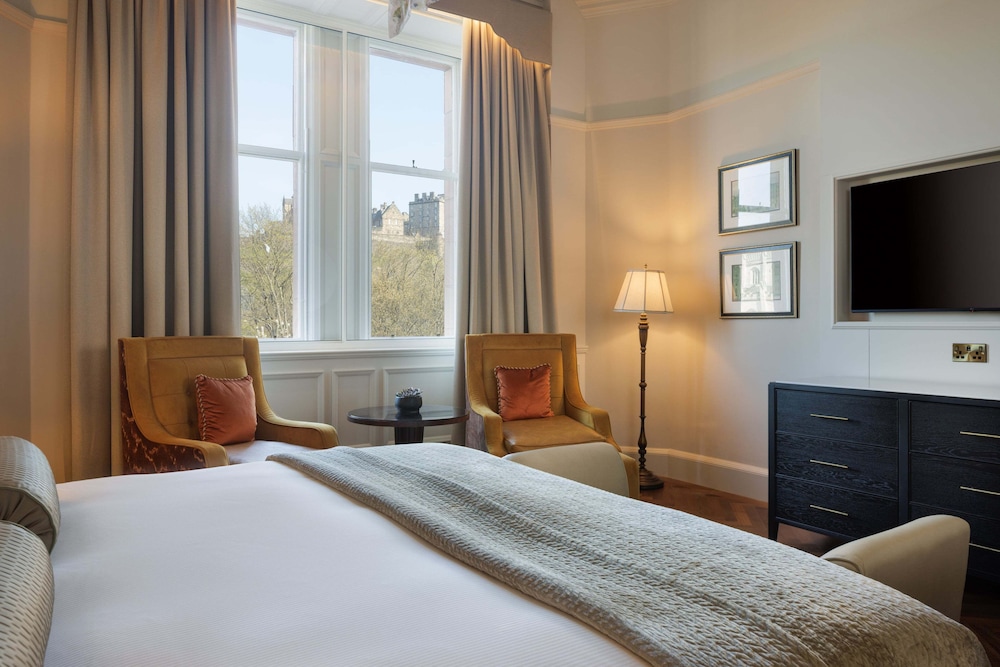 Robert Louis Stevenson, Suite, King Bed, Castle View