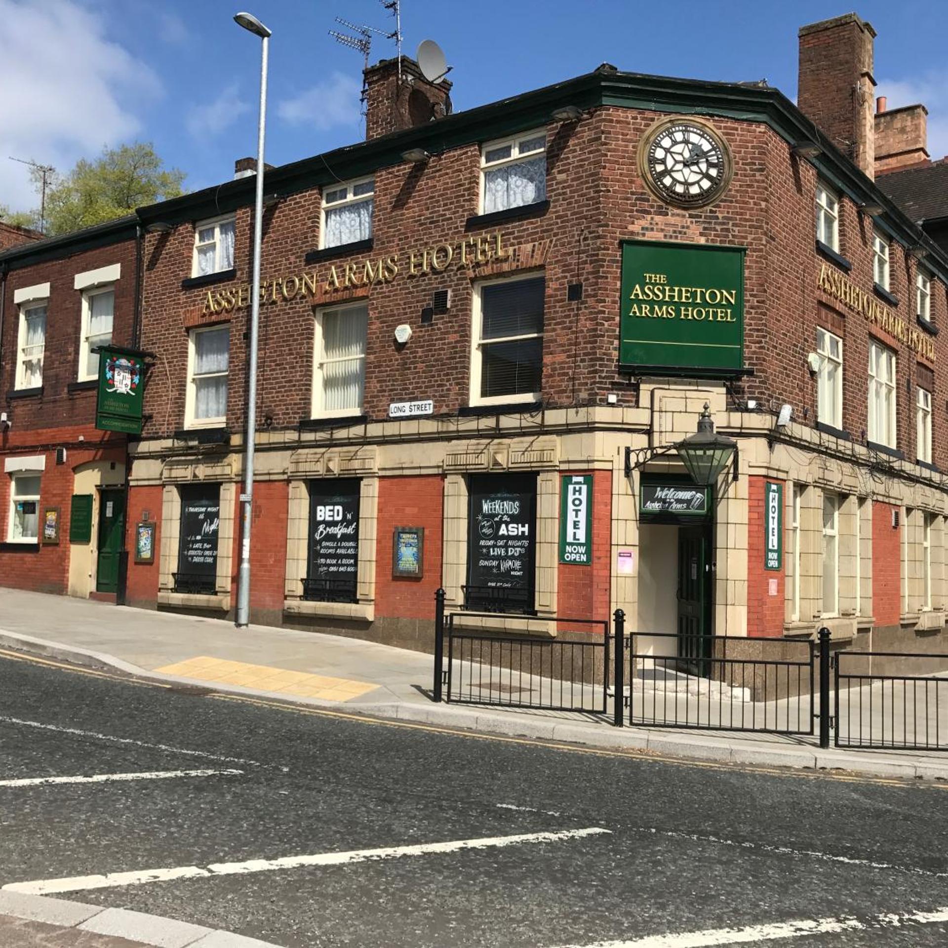 Assheton Arms Hotel 4/44