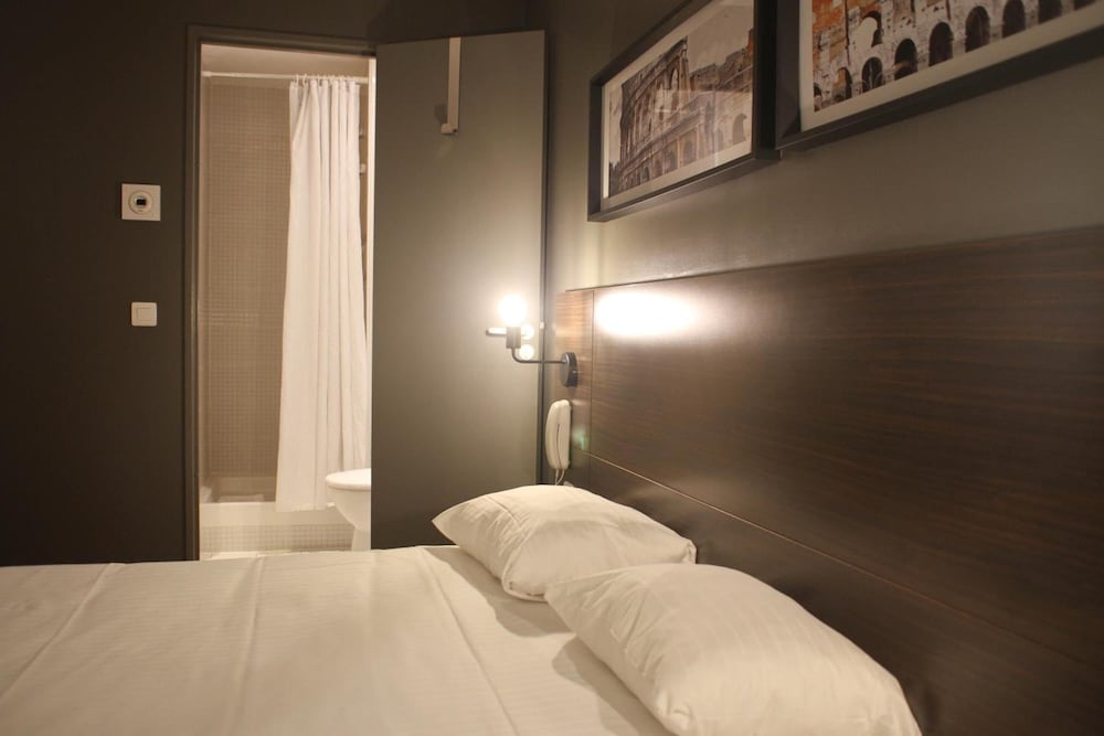 Orly Superior Hotel 38/57