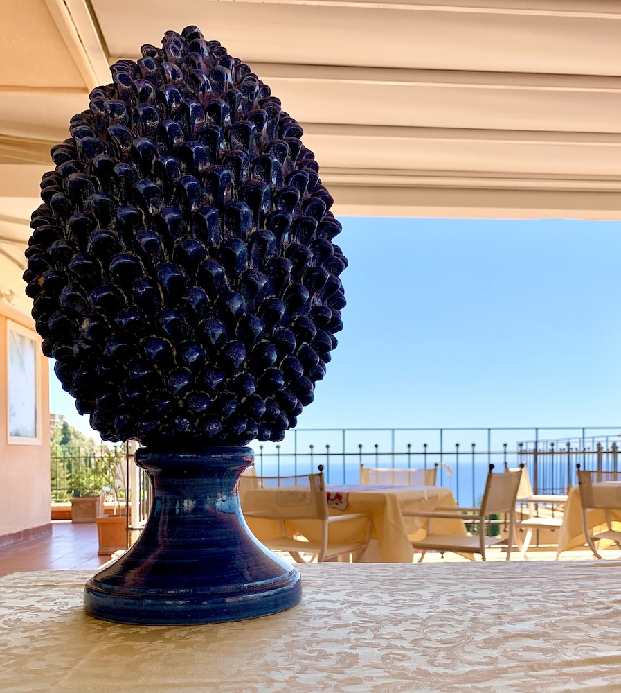 Hotel Isabella 58/60