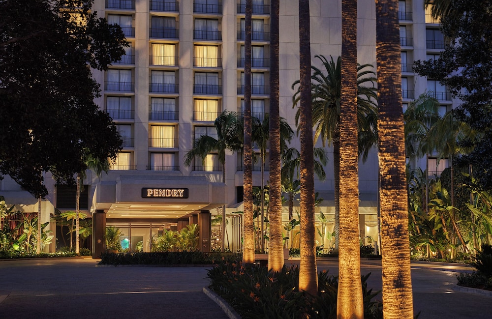Pendry Newport Beach 6/64