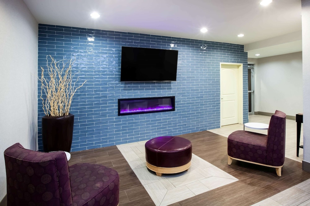 La Quinta Inn And Suites By Wyndham Odessa North 9/17