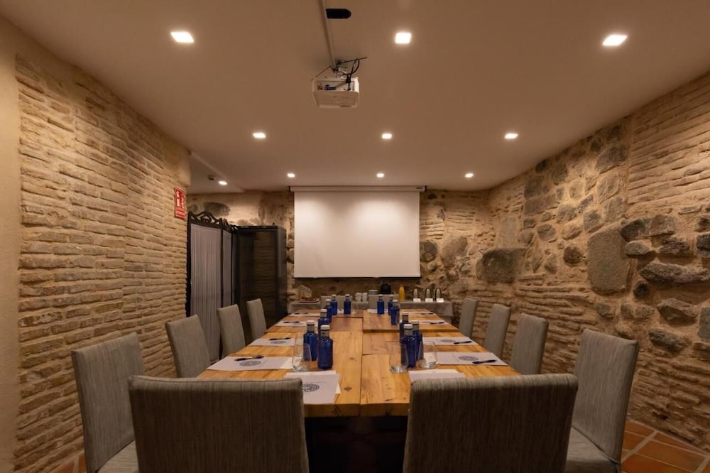 Posada de la Silleria 58/63