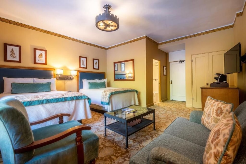 The Ahwahnee 31/50