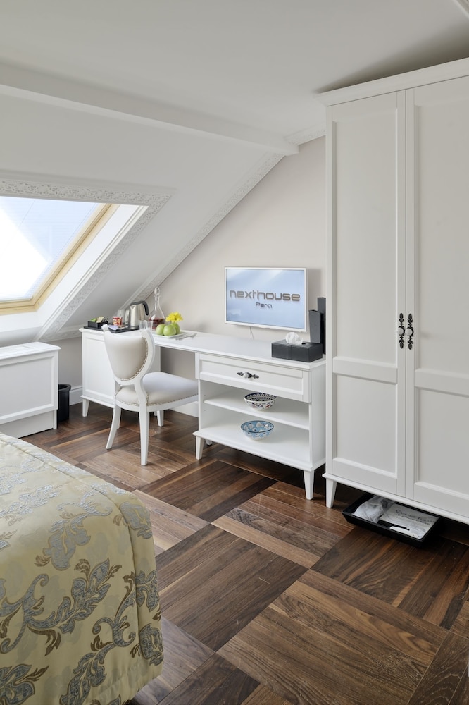 Nexthouse Pera 33/42