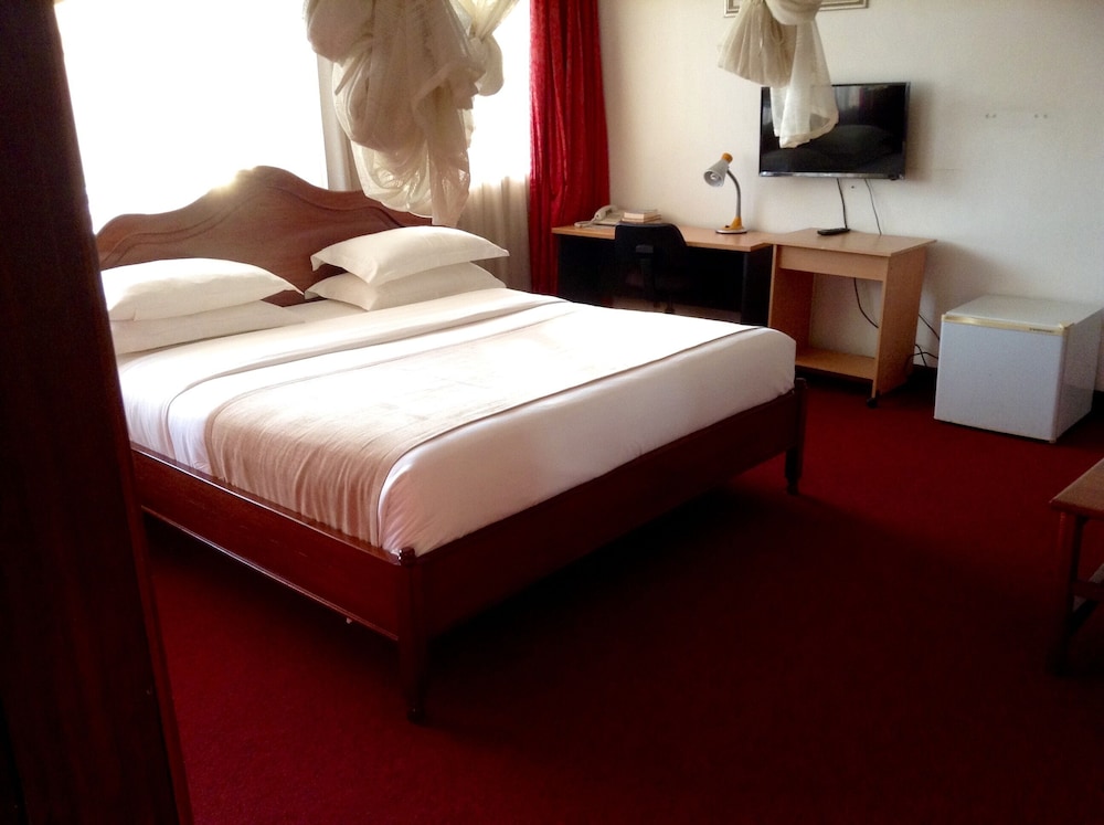 HOTEL BROVARD MASAKA 6/21